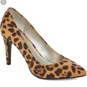 Leopard Print Pointed Toe Heel